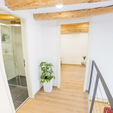 Apartma Tobacna White Ljubljana