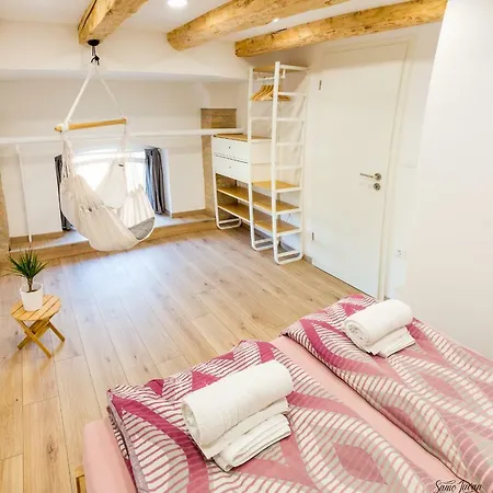 Apartman Tobacna White *
